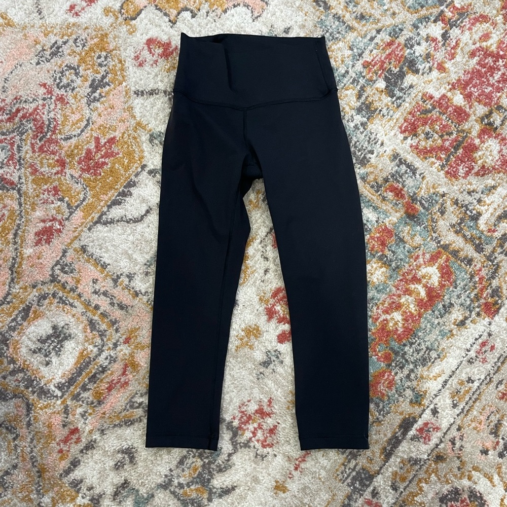 Lululemon Wunder Under 23” sz 6
